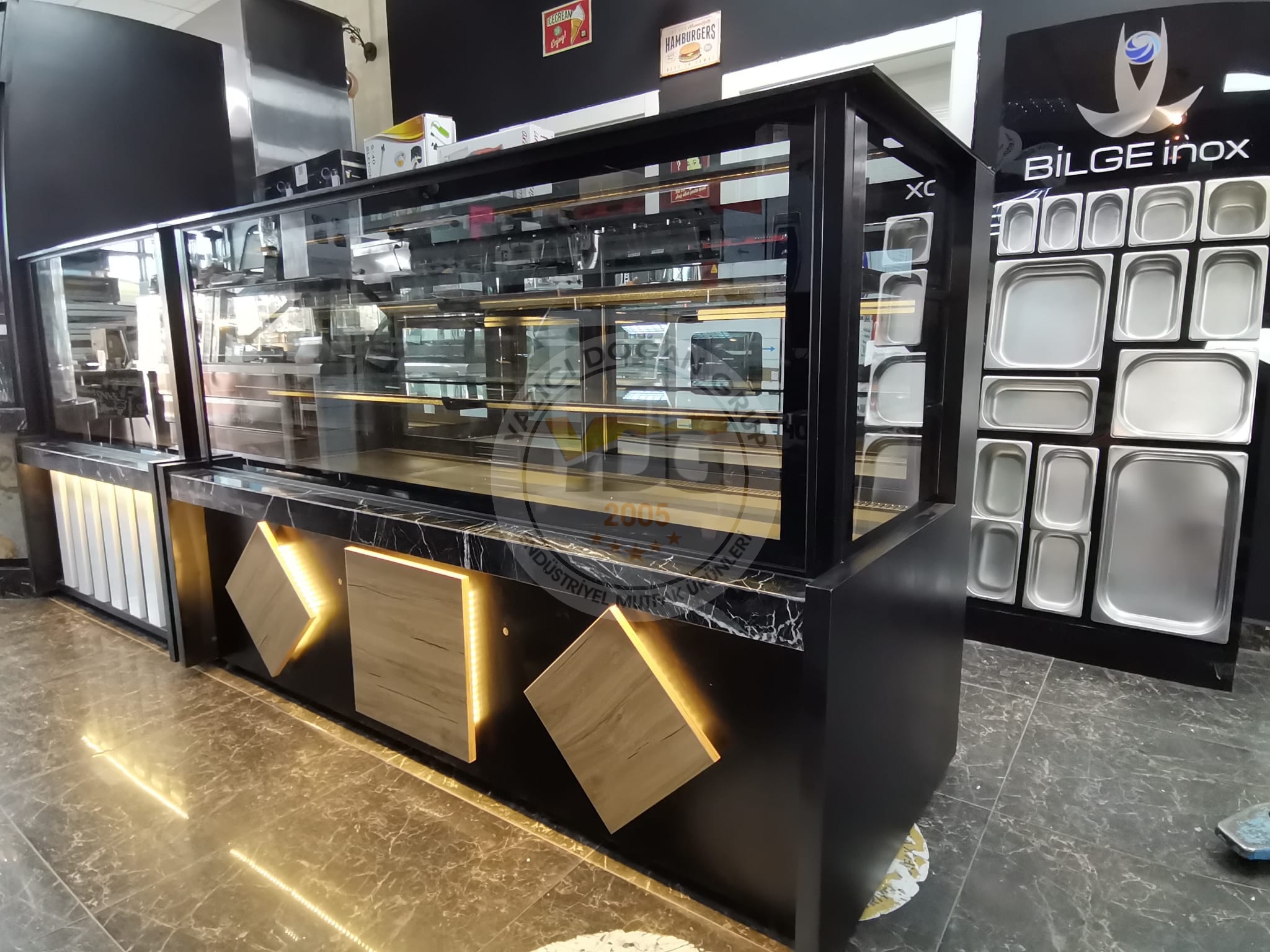 VİTRİN TİP PASTA TEŞHİR DOLABI -SOĞUTMALI YAŞPASTA DOLABI 200 CM - Görsel 8